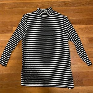 Basic H&M stripe mock neck 3/4 sleeve L top black